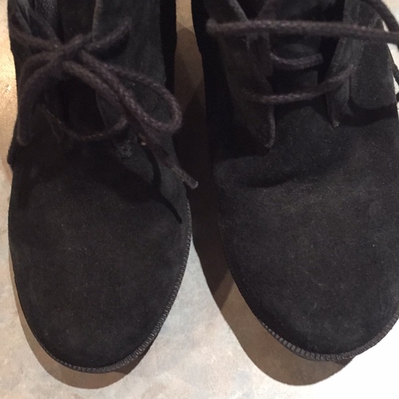 Cole Haan suede wedge ankle boots (sz 6 1/2) - Picture 9 of 11